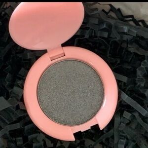 Blossom Eyeshadow in ‘Dusty Miller’